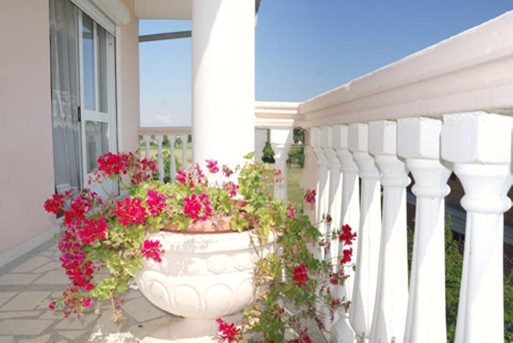 Di Vincenzo Inn Ulcinj Exteriör bild