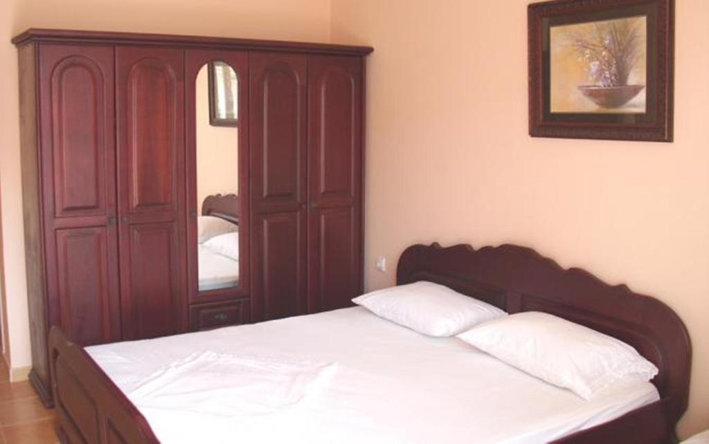 Di Vincenzo Inn Ulcinj Exteriör bild
