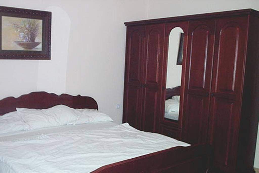 Di Vincenzo Inn Ulcinj Exteriör bild